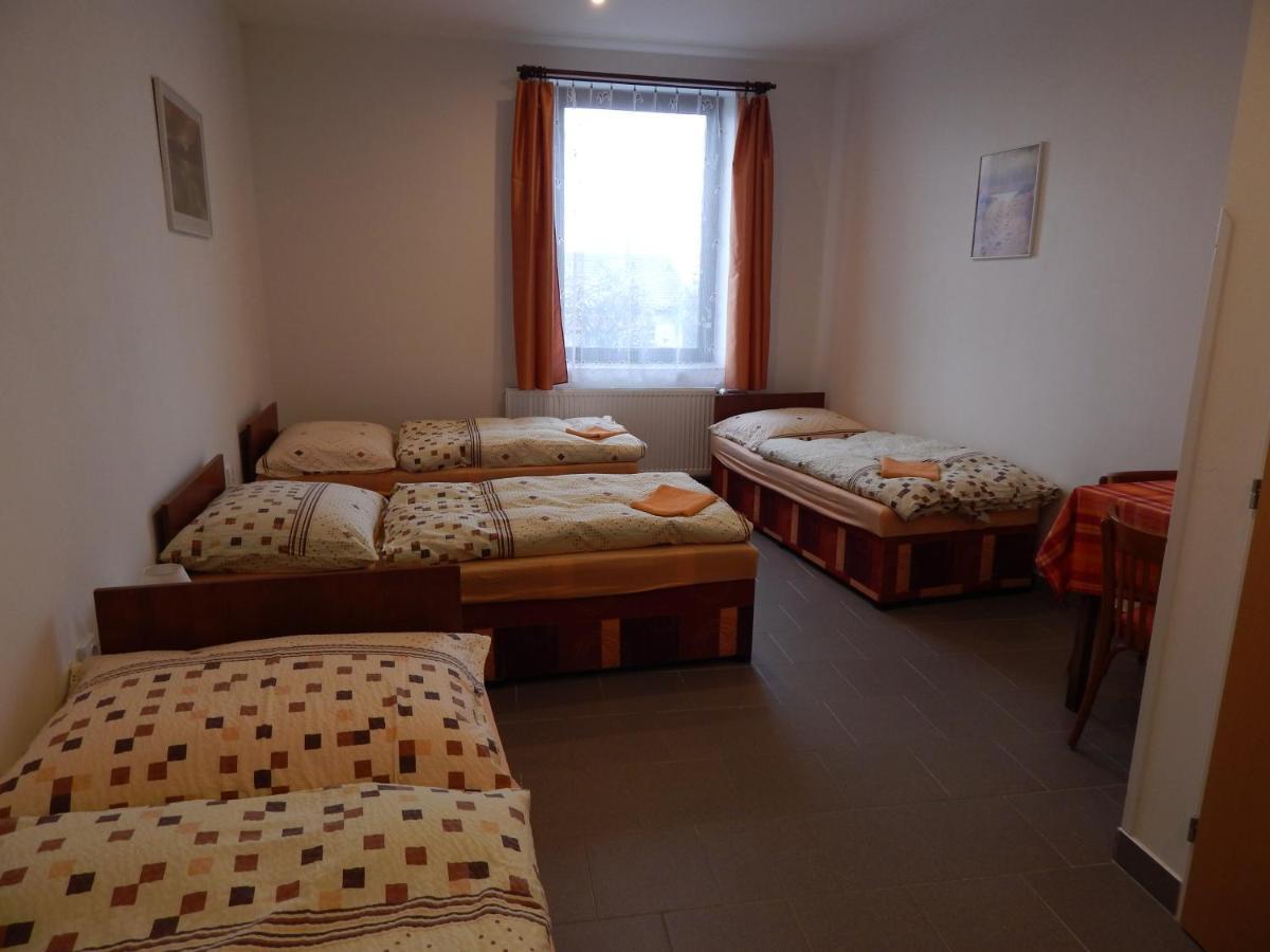 Penzion U Kasnych Mnisek pod Brdy Exterior photo